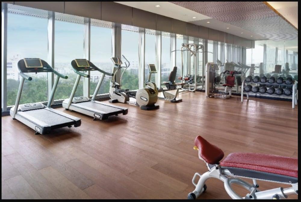 비반타 콜카타 Em 바이패스 호텔 외부 사진 The gym at the 39th floor