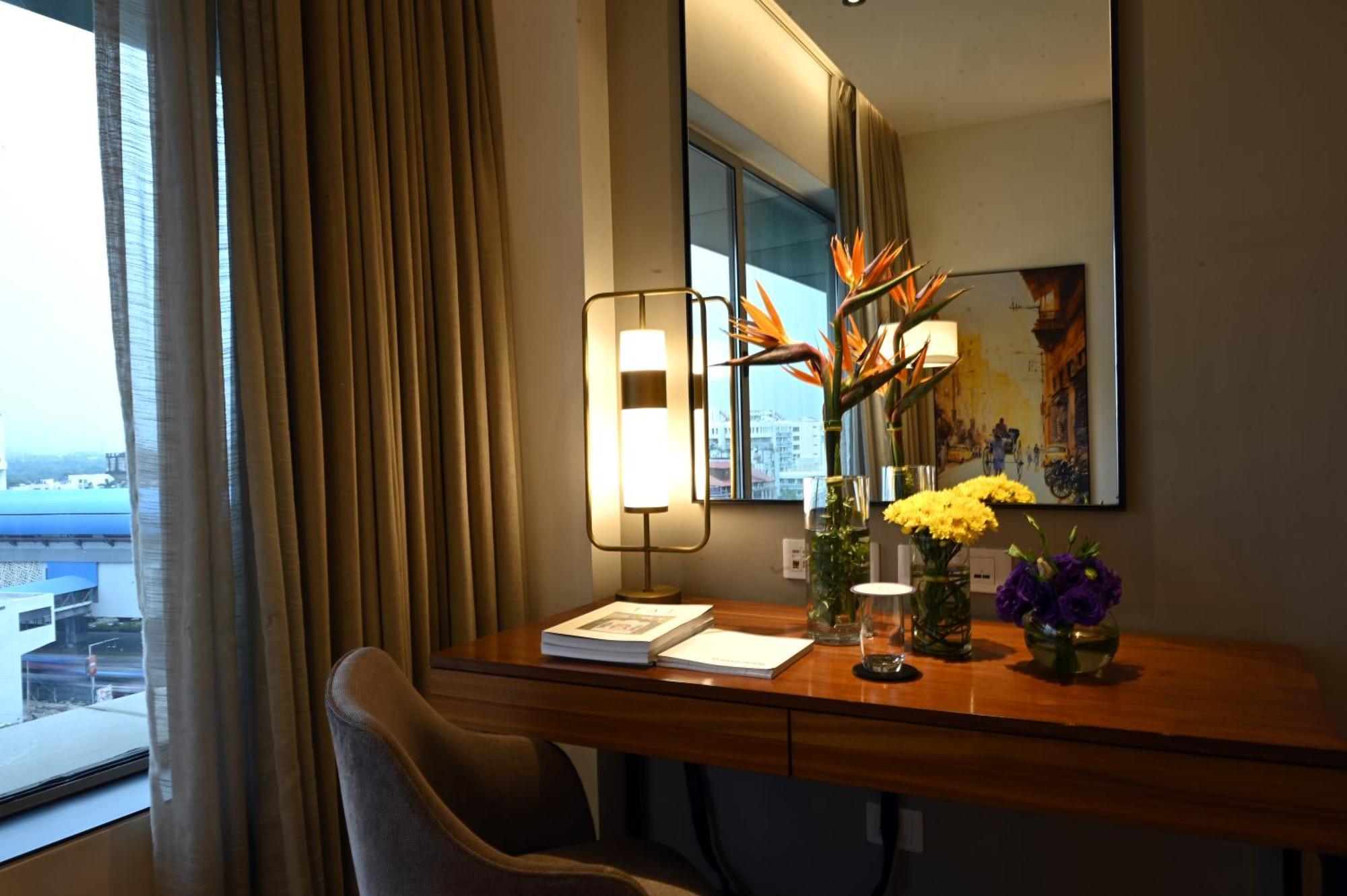 비반타 콜카타 Em 바이패스 호텔 외부 사진 A room at the hotel