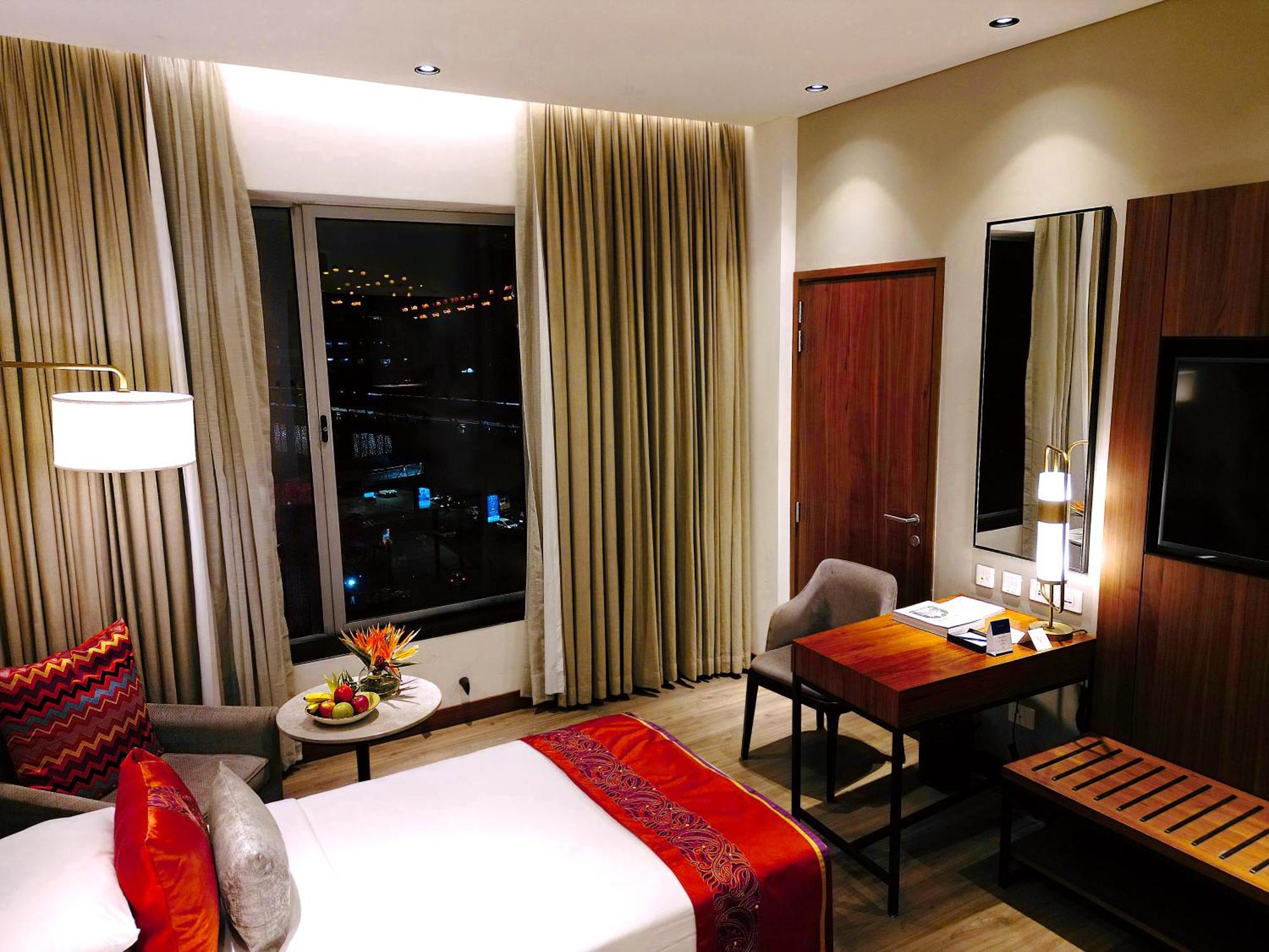 비반타 콜카타 Em 바이패스 호텔 외부 사진 A room at the hotel